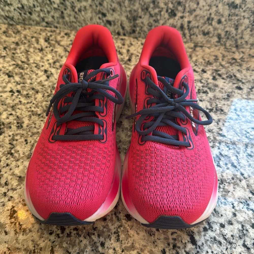 Brooks glycerine 21, new without tags